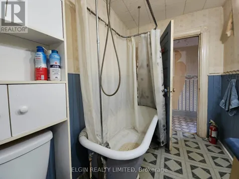 107 Gladstone Avenue St. Thomas ON N5R 2L9