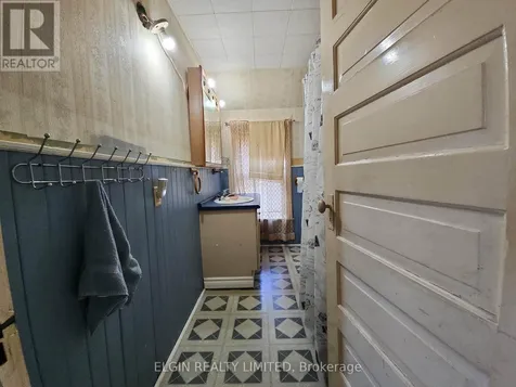 107 Gladstone Avenue St. Thomas ON N5R 2L9