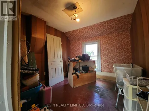 107 Gladstone Avenue St. Thomas ON N5R 2L9
