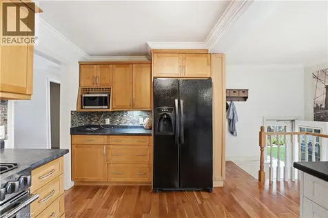 272 Adeline Avenue Hamilton ON L8H 5V3