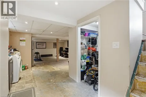272 Adeline Avenue Hamilton ON L8H 5V3