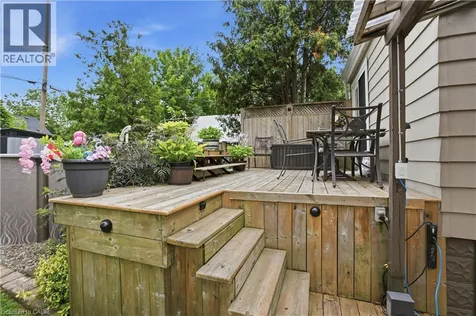 272 Adeline Avenue Hamilton ON L8H 5V3