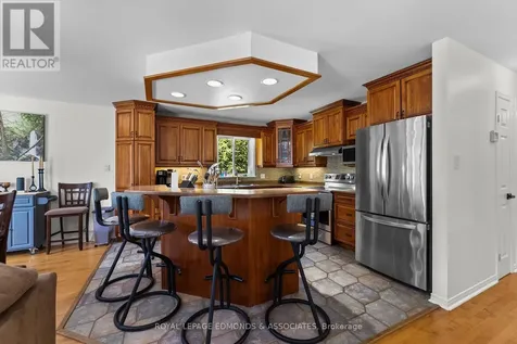 36 Fern Road Laurentian Valley ON K8A 6W2