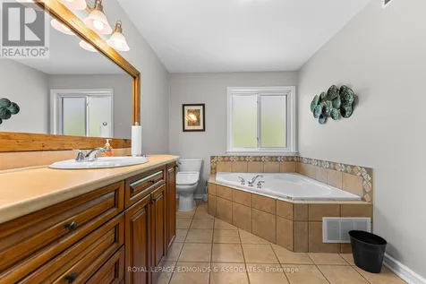 36 Fern Road Laurentian Valley ON K8A 6W2