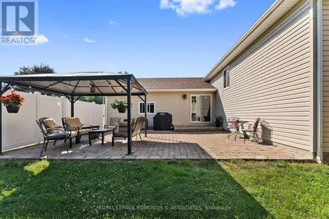 36 Fern Road Laurentian Valley ON K8A 6W2