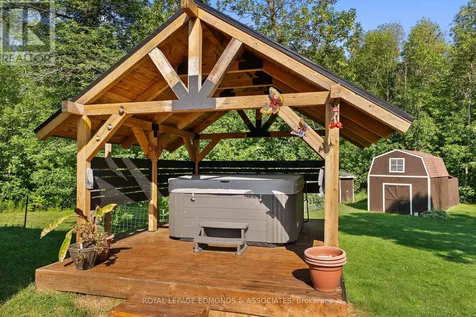 36 Fern Road Laurentian Valley ON K8A 6W2