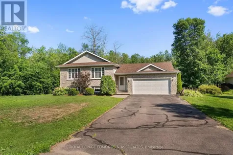 36 Fern Road Laurentian Valley ON K8A 6W2