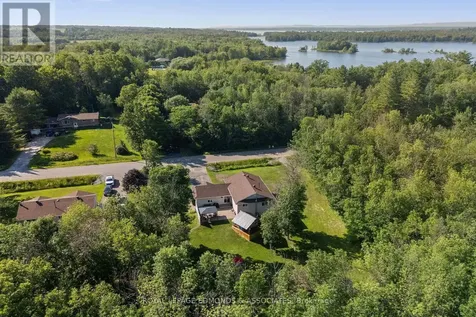 36 Fern Road Laurentian Valley ON K8A 6W2