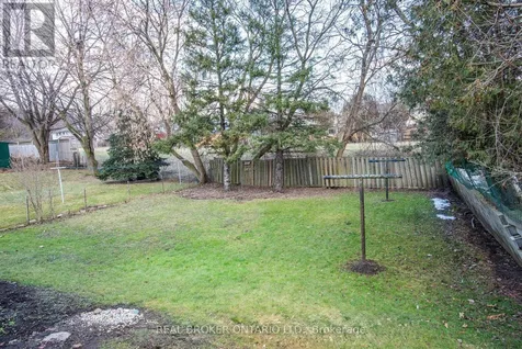 374 Southill Drive Kitchener ON N2A 2R1
