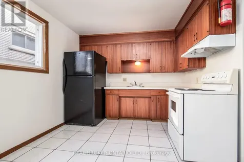 374 Southill Drive Kitchener ON N2A 2R1