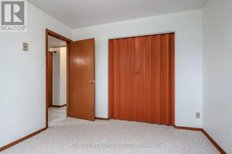 374 Southill Drive Kitchener ON N2A 2R1