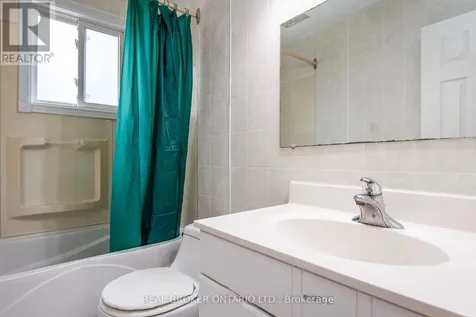 374 Southill Drive Kitchener ON N2A 2R1