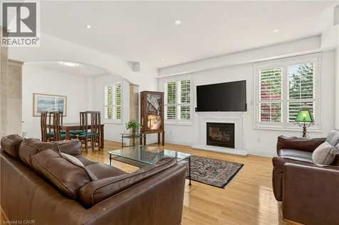 215 Burloak Drive Oakville ON L6L 6T6