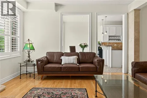 215 Burloak Drive Oakville ON L6L 6T6