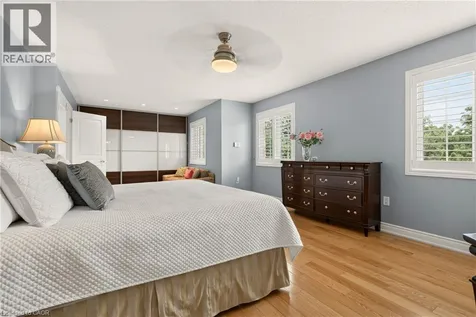 215 Burloak Drive Oakville ON L6L 6T6