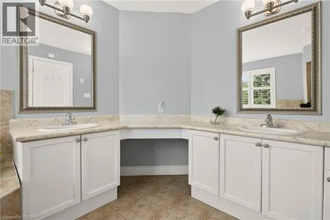 215 Burloak Drive Oakville ON L6L 6T6