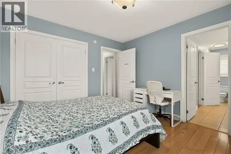 215 Burloak Drive Oakville ON L6L 6T6