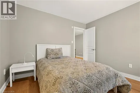 215 Burloak Drive Oakville ON L6L 6T6