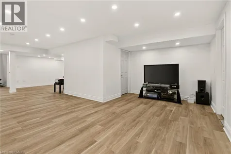 215 Burloak Drive Oakville ON L6L 6T6
