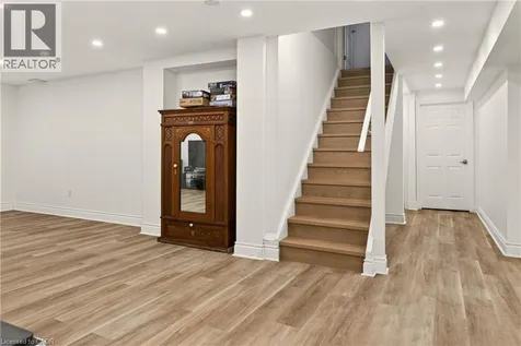 215 Burloak Drive Oakville ON L6L 6T6