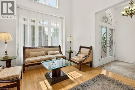 215 Burloak Drive Oakville ON L6L 6T6