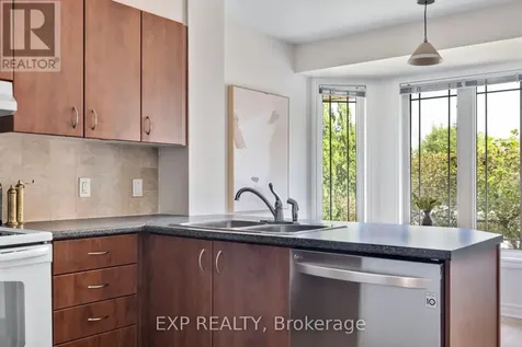 132 Paseo Private Ottawa ON K2G 4N7