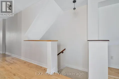 132 Paseo Private Ottawa ON K2G 4N7