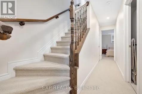 132 Paseo Private Ottawa ON K2G 4N7