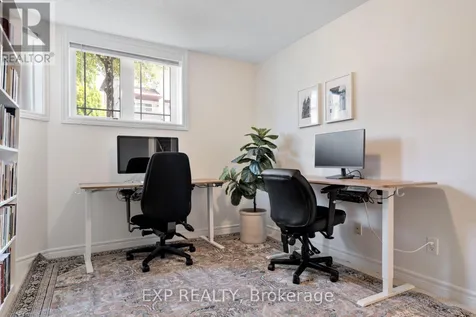 132 Paseo Private Ottawa ON K2G 4N7