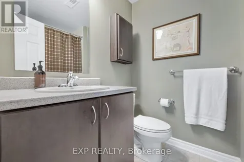 132 Paseo Private Ottawa ON K2G 4N7
