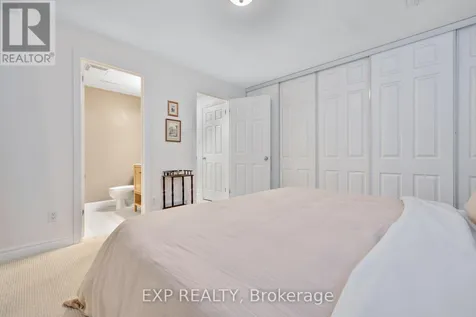 132 Paseo Private Ottawa ON K2G 4N7