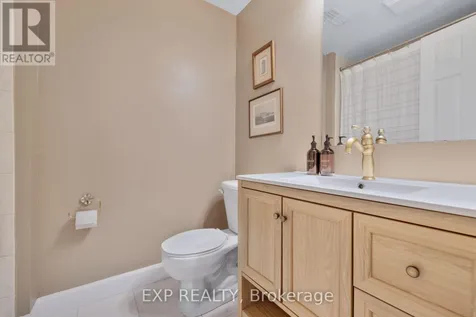 132 Paseo Private Ottawa ON K2G 4N7