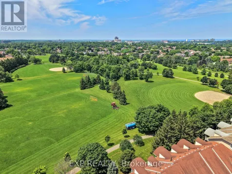 132 Paseo Private Ottawa ON K2G 4N7