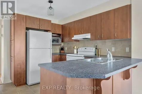 132 Paseo Private Ottawa ON K2G 4N7
