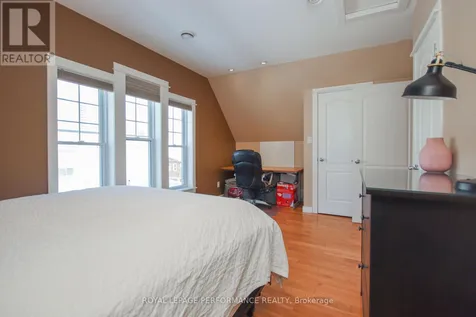 736 Cooper Street East Ottawa ON K1R 5J6
