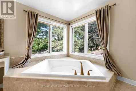 30 Elderwood Trail Ottawa ON K2S 1C9