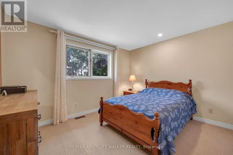 30 Elderwood Trail Ottawa ON K2S 1C9