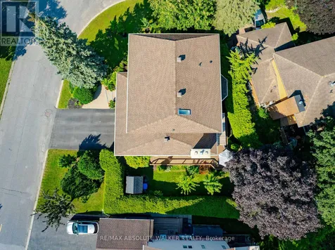 30 Elderwood Trail Ottawa ON K2S 1C9