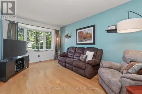 1528 Brookmill Lane Ottawa ON K1B 5G4