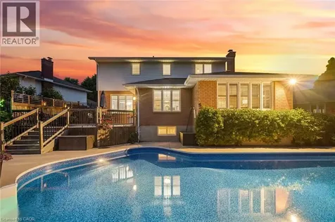 18 Dunnington Court Kitchener ON N2A 3M5
