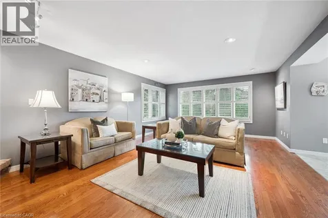 18 Dunnington Court Kitchener ON N2A 3M5