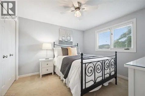 18 Dunnington Court Kitchener ON N2A 3M5