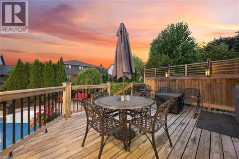 18 Dunnington Court Kitchener ON N2A 3M5