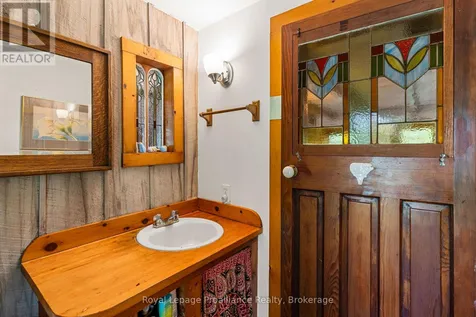 452 Lasswade Road North Kawartha ON K0L 1A0