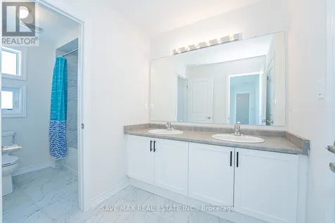13 Del Ray Crescent Wasaga Beach ON L9Z 0N7