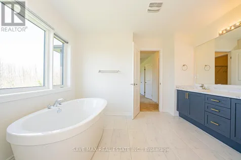 13 Del Ray Crescent Wasaga Beach ON L9Z 0N7