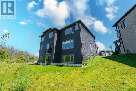 13 Del Ray Crescent Wasaga Beach ON L9Z 0N7