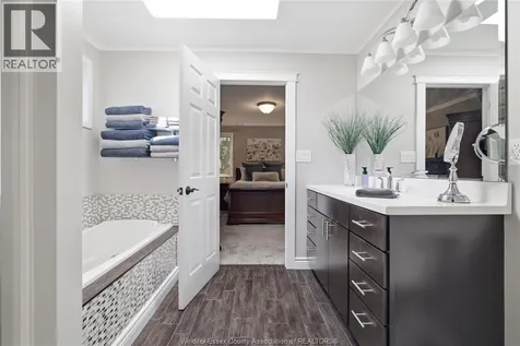 66 Townsview Court Essex ON N8M 3E3