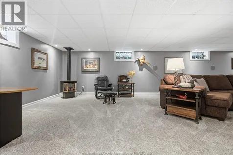 66 Townsview Court Essex ON N8M 3E3