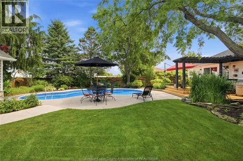 66 Townsview Court Essex ON N8M 3E3